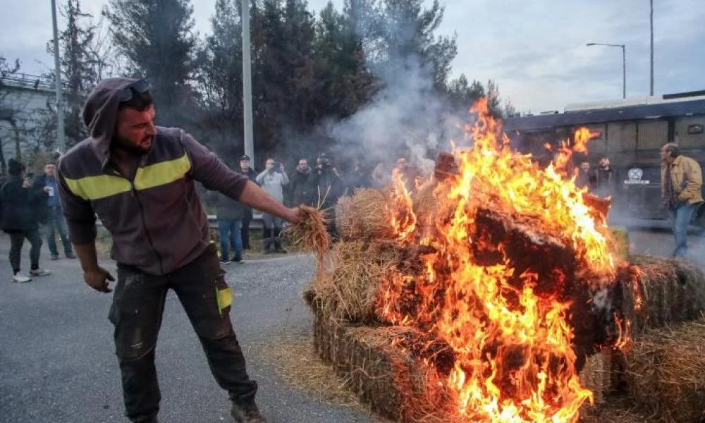 Έλληνας αγρότης: Μας μείωσαν την επιδότηση 59% και τα Σούπερ Μάρκετ πουλούν τριπλάσιες τιμές-Εισάγουμε και από Τουρκία